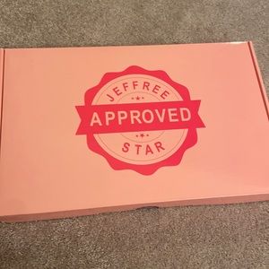 Jeffree Star approved pink mirror